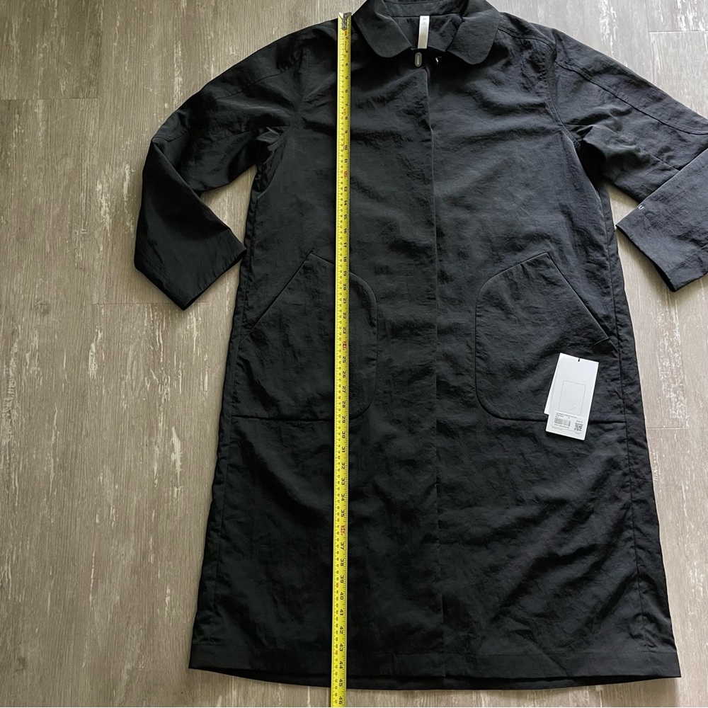 Lululemon Lightweight Collared A-Line Coat Jacket in Black - Picture 10 of 12